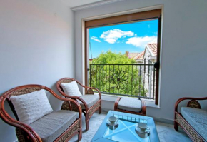 Green Sea Apartment, Zaton